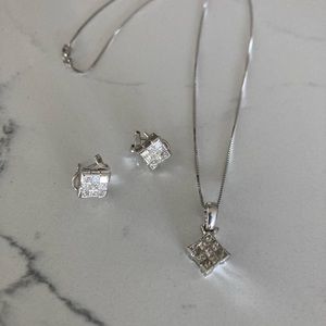 Beautiful Diamond Necklace and Earrings Set .